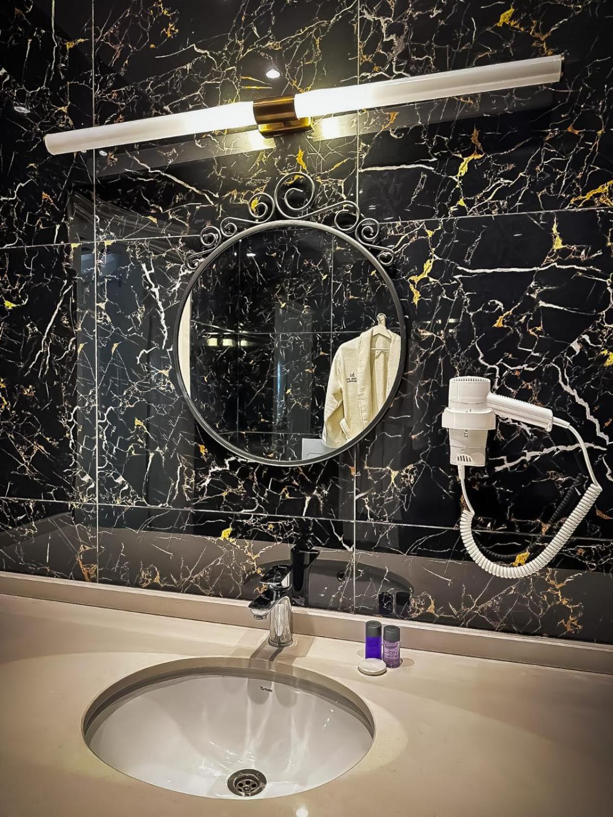 Hi Hotel Ivy Bueyuekada Adalar Zewnętrze zdjęcie