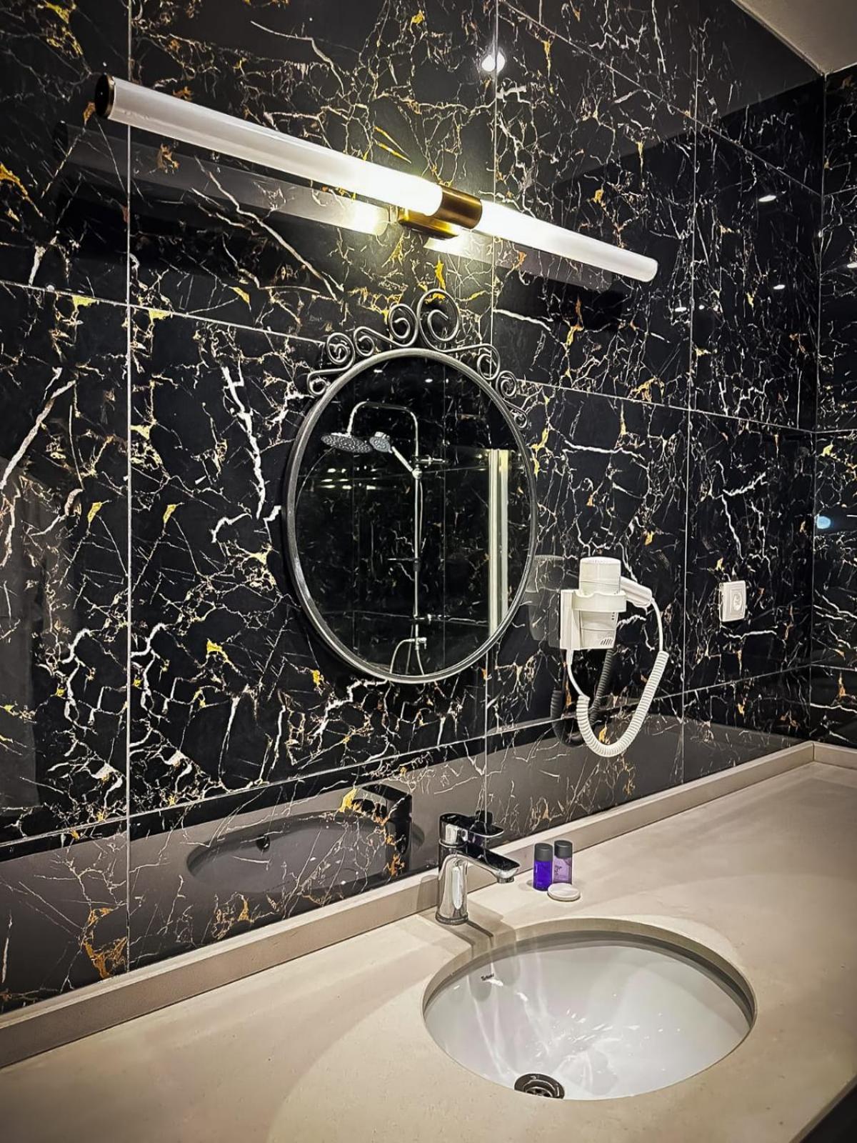 Hi Hotel Ivy Bueyuekada Adalar Zewnętrze zdjęcie